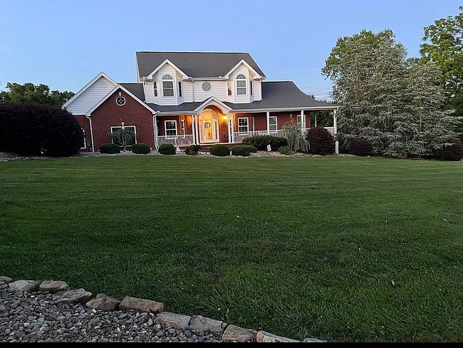 Photo of 433 Riverbend Dr