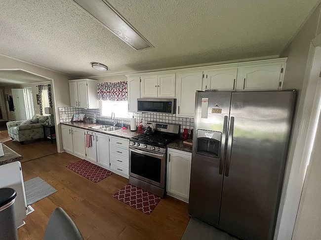 Photo of 1720 Emily Sue Ct, Indianapolis, IN