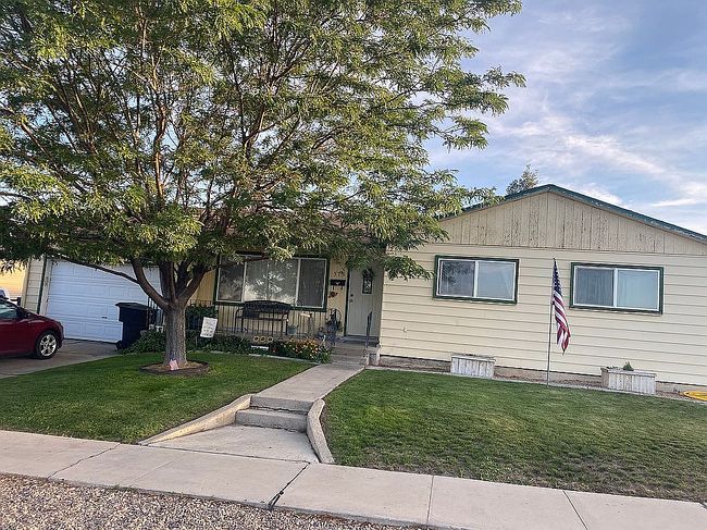 Photo of 575 E 700 N