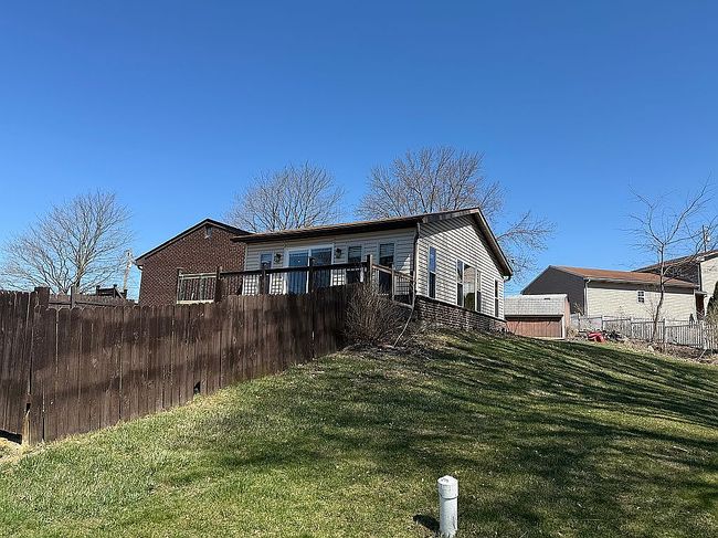 Image of 560 Maxine Dr