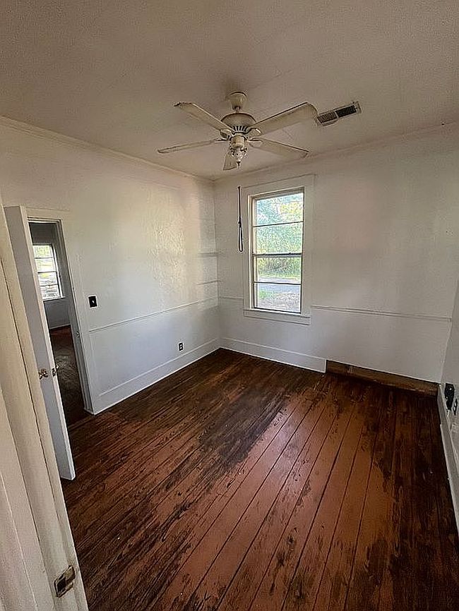 Photo of 415 Court St, Ville Platte, LA
