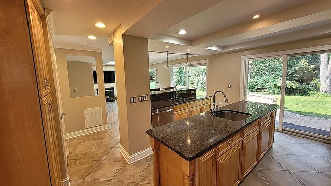 Photo of 1136 Barneswood Dr, Downers Grove, IL