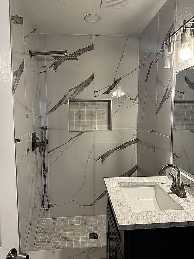 Image of 2353 Delrose Dr E