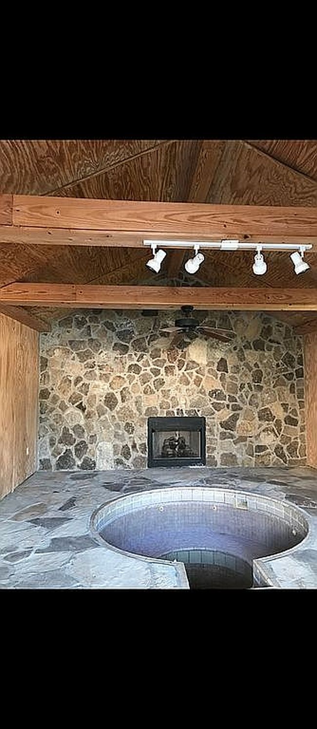 Image of 4280 Woods Cove Rd