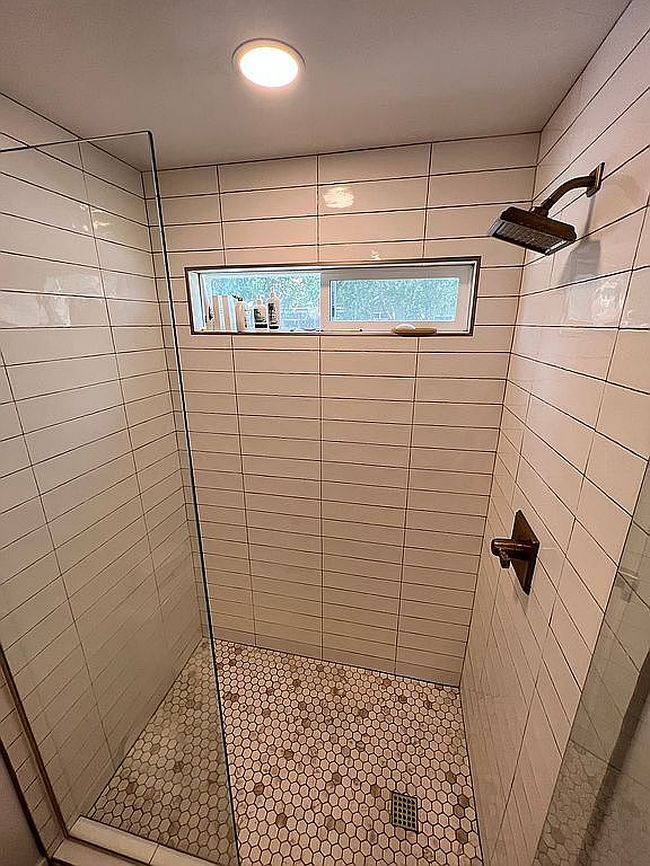 Additional photo 3 of property located at 1555 E Whirlwind Way