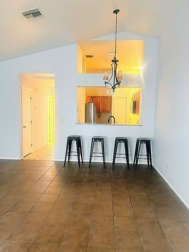 Preview of property located at 2571 W Crawford St