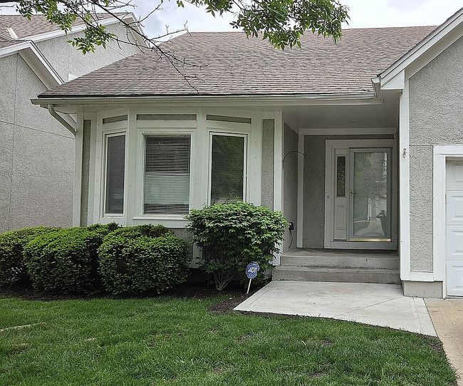 Image of 5819 Summit St