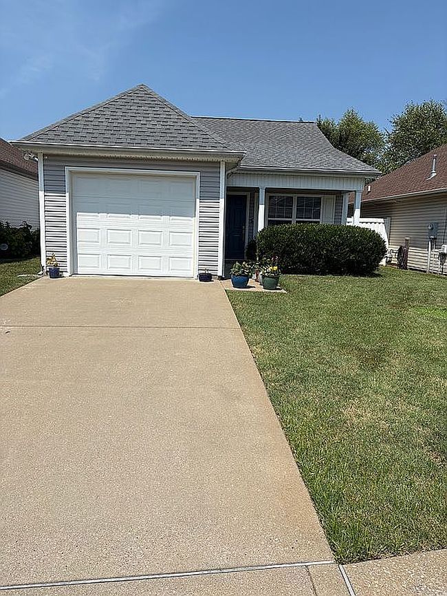 Photo of 2218 W Park Dr