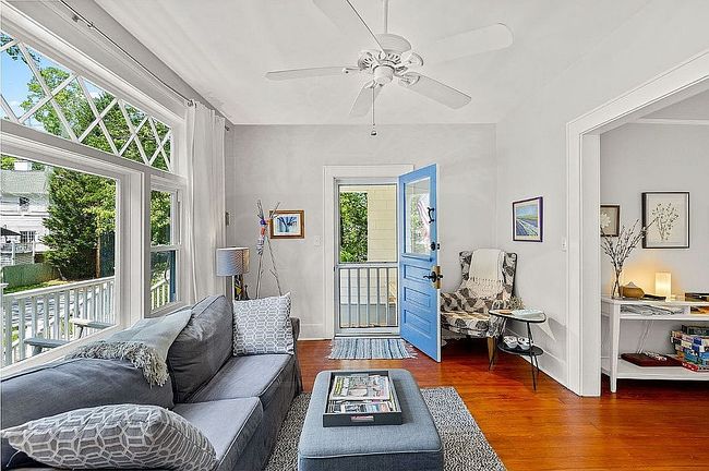 Image of 514 3rd Ave W