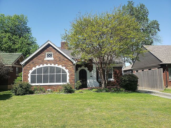 Image of 883 N Mclean Blvd