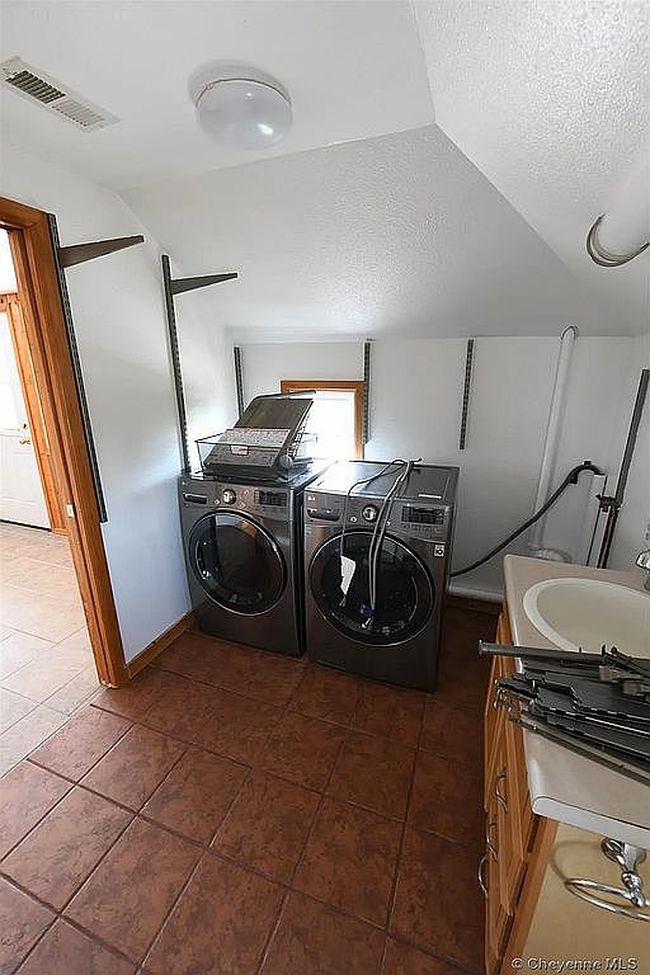 Image of 334 Crow Creek Rd