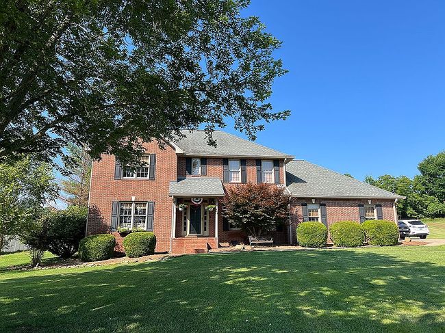Photo of 562 Banbury Dr