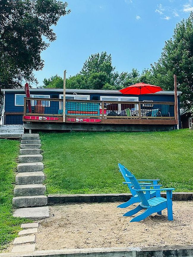 Photo of 316 Best Point Dr, Madison, SD