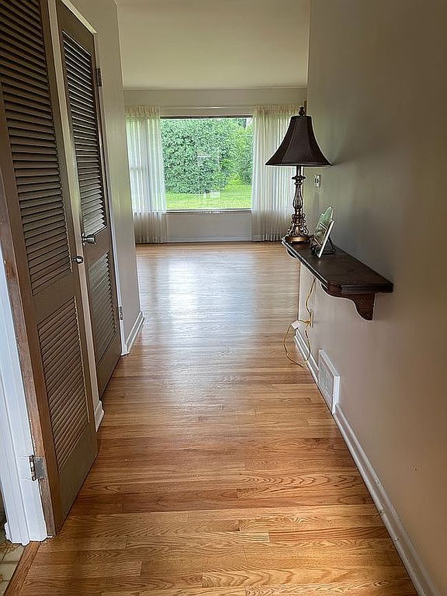 Photo of 4707 Fairview Ave, Downers Grove, IL