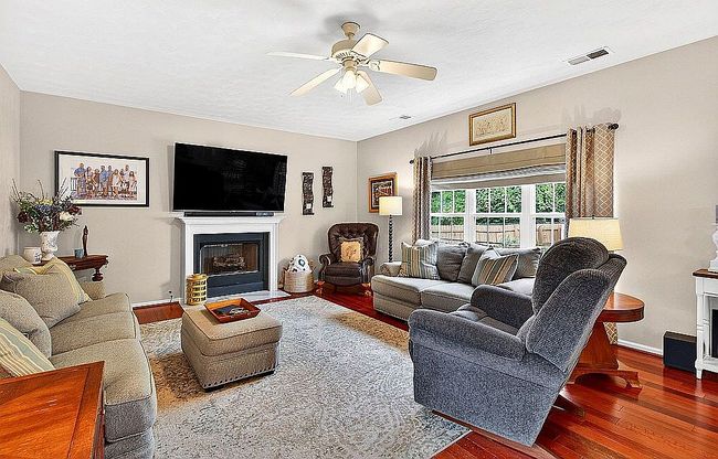 Image of 4596 Bathurst Rd