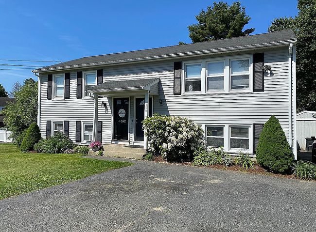 Photo of 352 South St, Northborough, MA