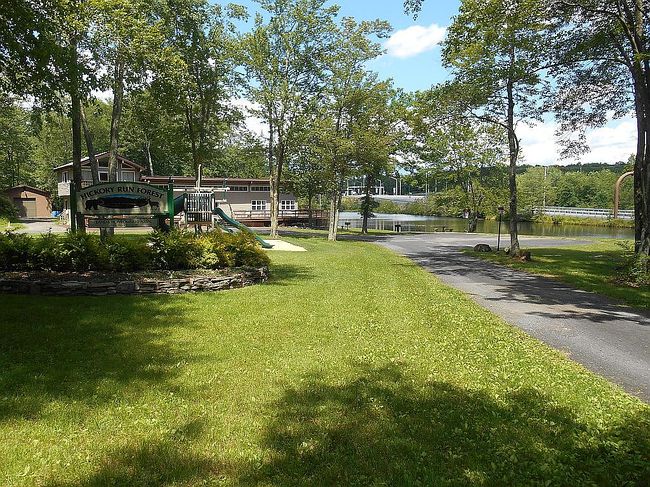 Photo of 84 N Sycamore Dr, Jim Thorpe, PA