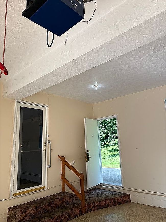 Photo of 2102 Robinhood Dr, Wooster, OH