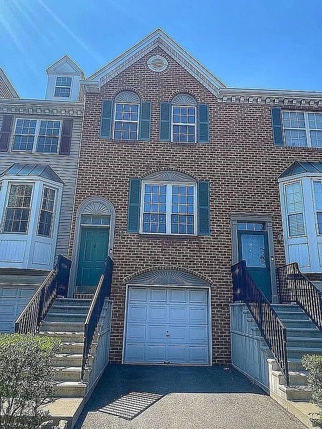 Photo of 17 Willow St, Jersey City, NJ