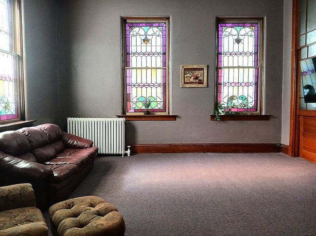 Image of 902 W Main St