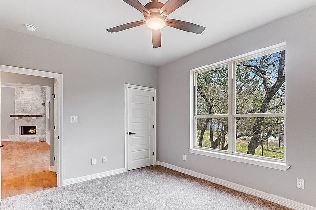 Photo of 914 W Oak Ridge Dr, Marble Falls, TX