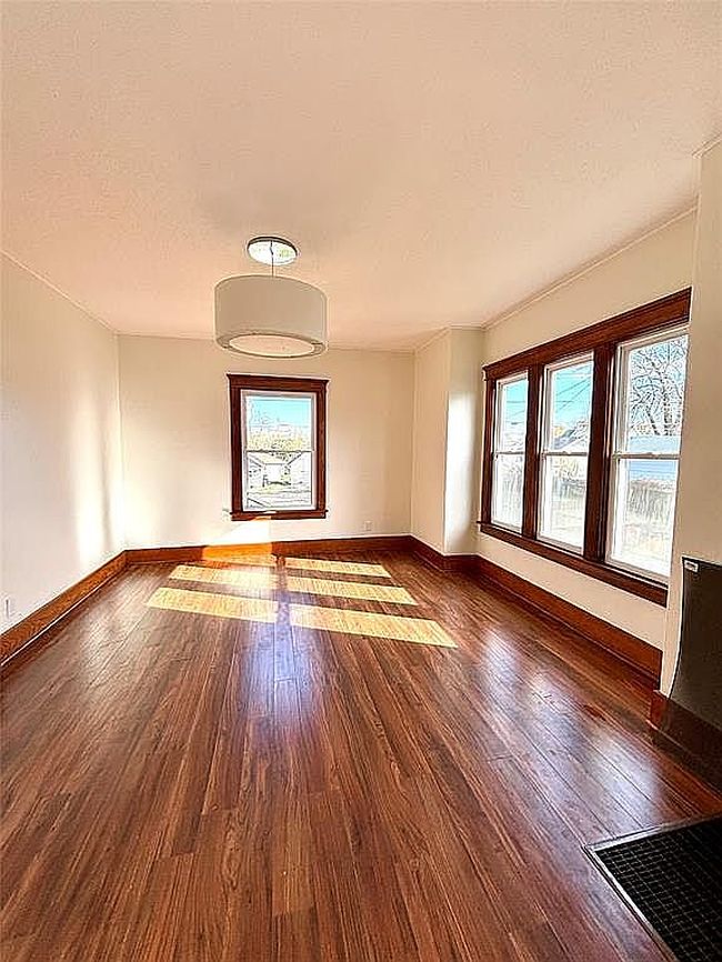 Image of 407 N Walnut St
