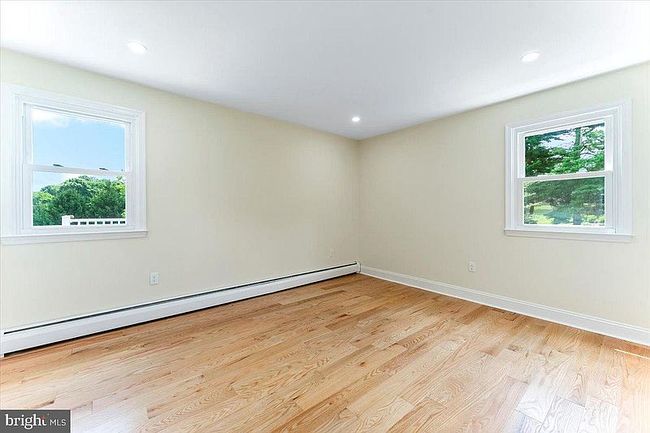 Additional photo 4 of property located at 233 Skycrest Dr