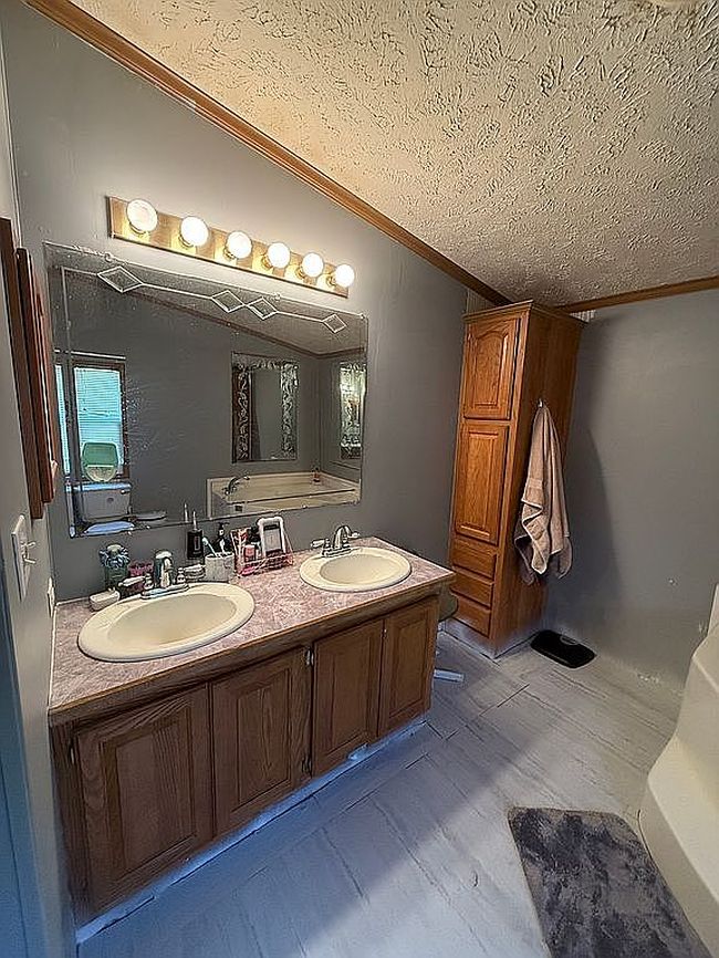 Additional photo 1 of property located at 1960 85th St W