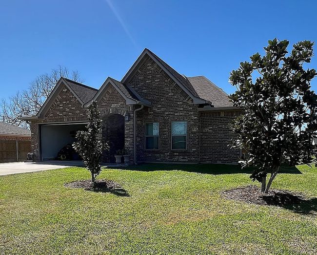 Photo of 6117 Stoneybrook St, Angleton, TX