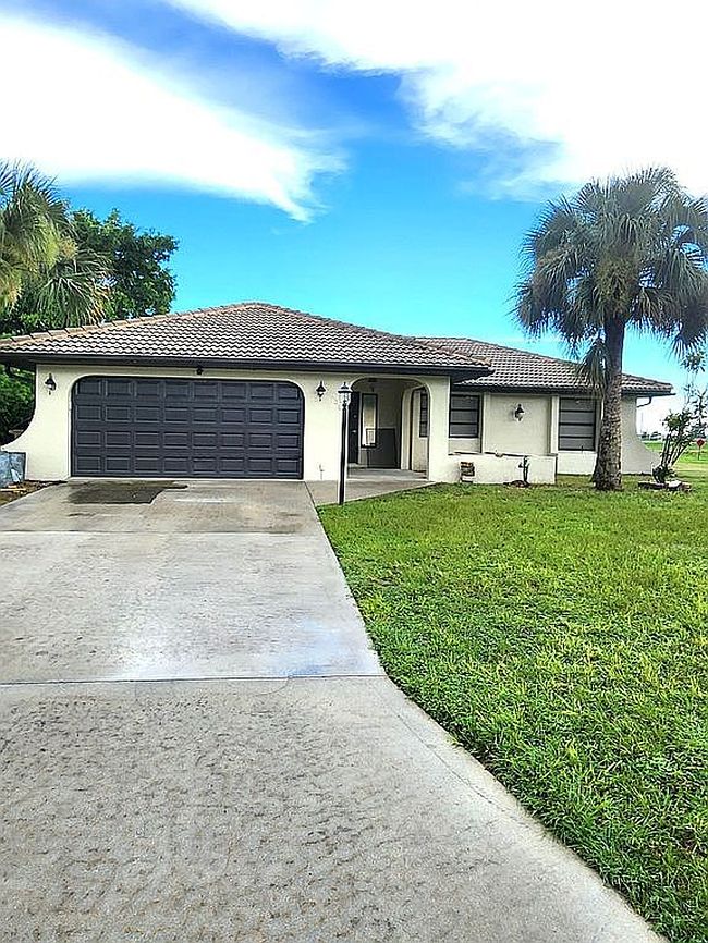 Photo of 834 Gardenside Ct