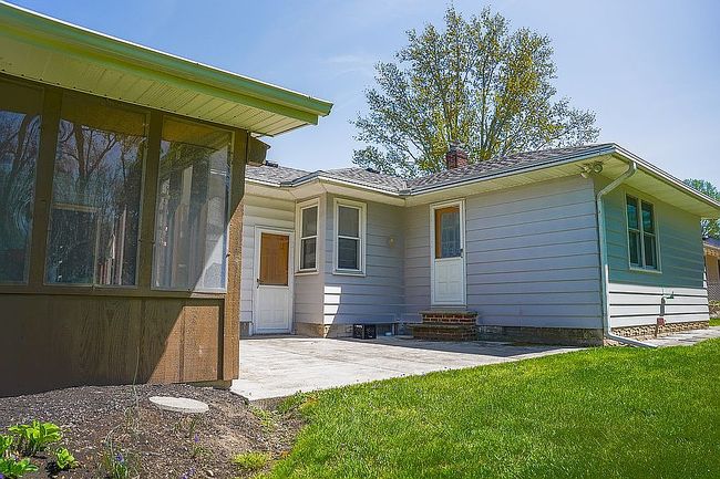 Photo of 154 Walnut Dr, Amherst, OH
