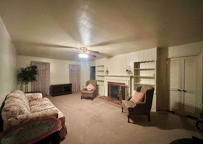 Additional photo 3 of property located at 901 Shady Ln