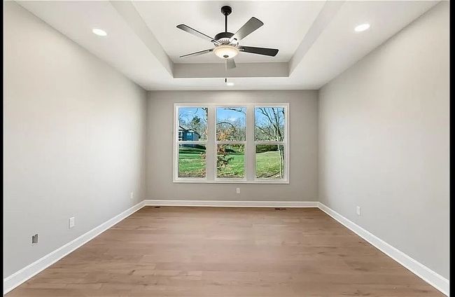 Photo of 1504 Sw Stonewall Dr, Oak Grove, MO