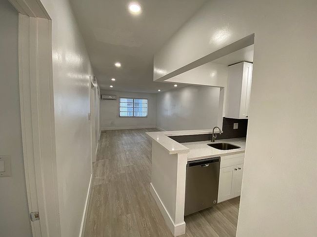 Image of 1245 Pennsylvania Ave Apt 7