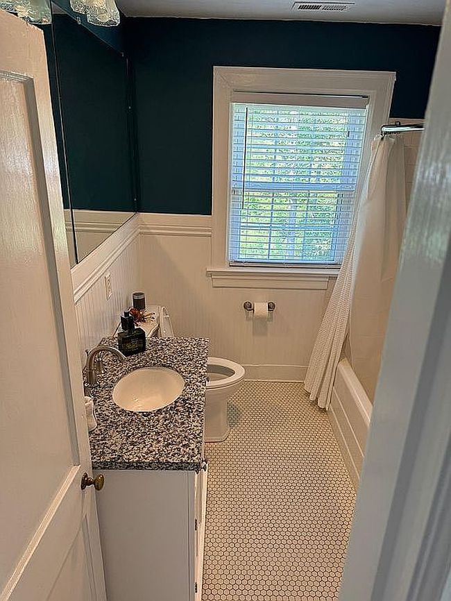 Additional photo 3 of property located at 405 Riverside Dr