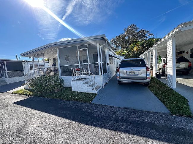 Image of 1518 S 33rd Way
