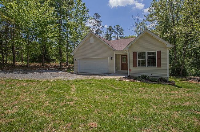 Photo of 148 Oak Spring Ln, Madison Heights, VA