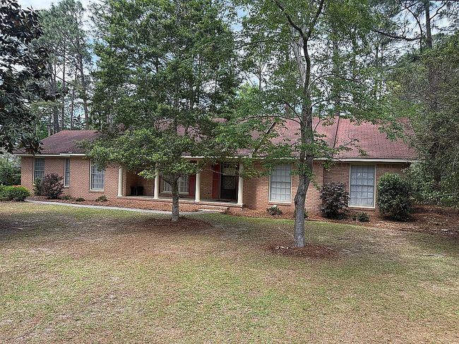 Image of 604 Honeysuckle Ln