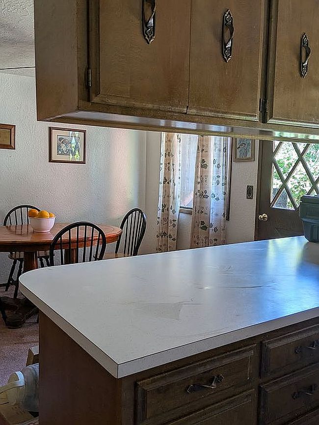 Additional photo 1 of property located at 945 W Oak St