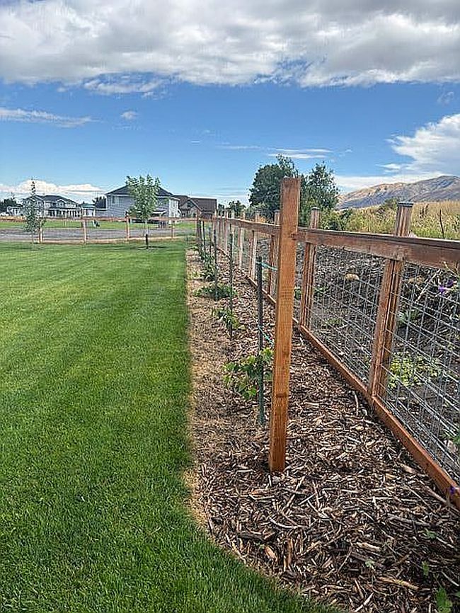 Photo of 335 E 9600 S, Paradise, UT