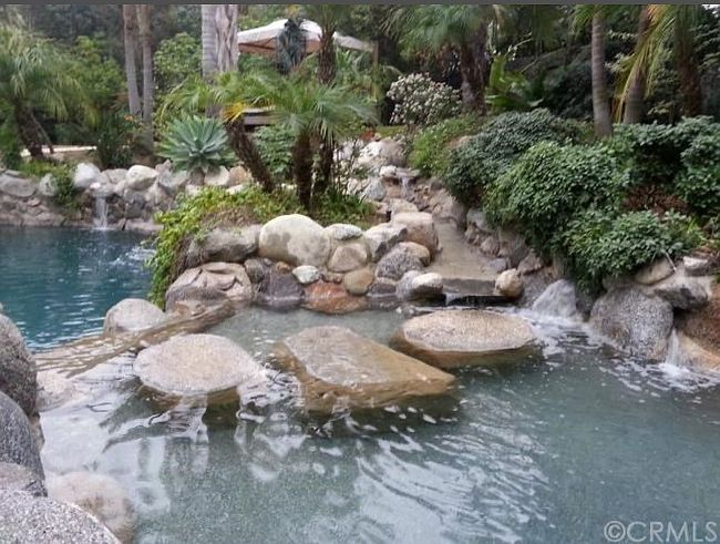 Image of 710 W Valencia Mesa Dr