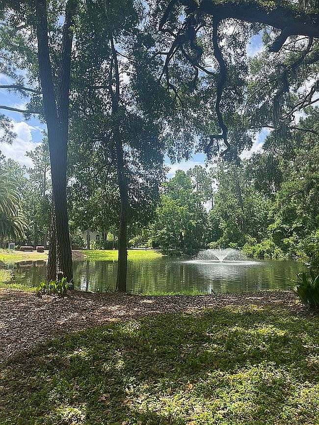 Image of 21 W Lake Dr
