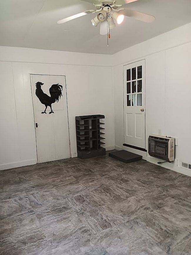 Photo of 211 Parkway Ln, Sparta, NC