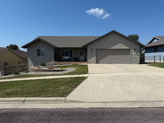 Photo of 905 Oakridge Rd