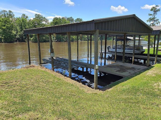 Additional photo of property located at 22015 Waterfront East Dr