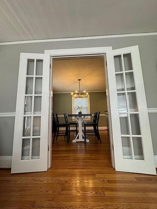 Photo of 405 Riverside Dr, Lynchburg, VA