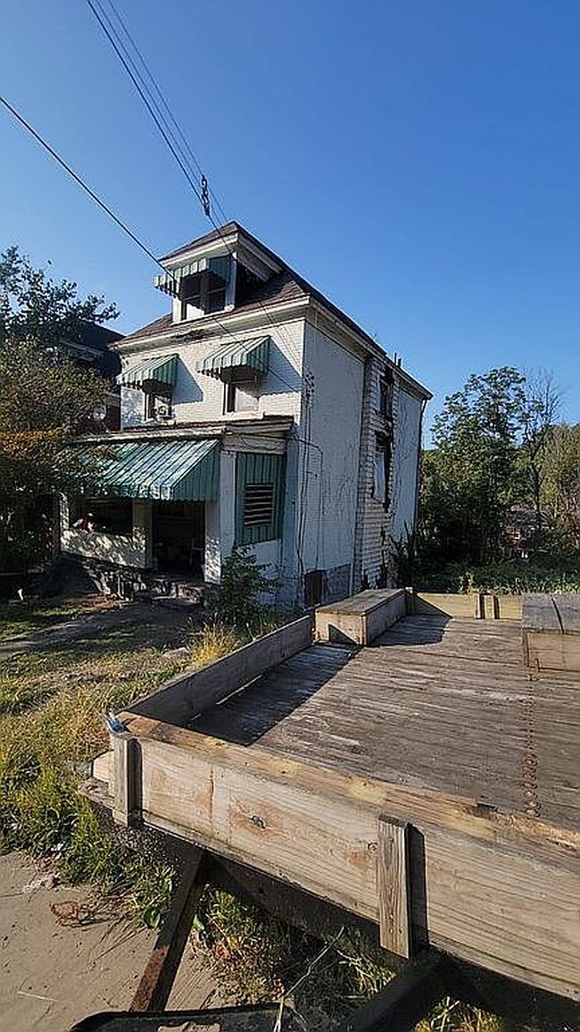 Image of 1321 North Ave