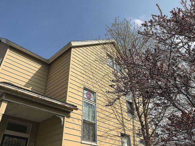 Image of 623 W 9th St