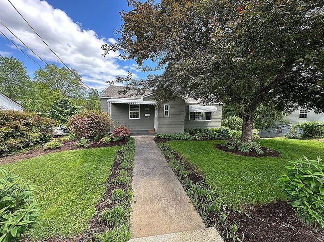Photo of 255 N Country Club Rd, Brevard, NC