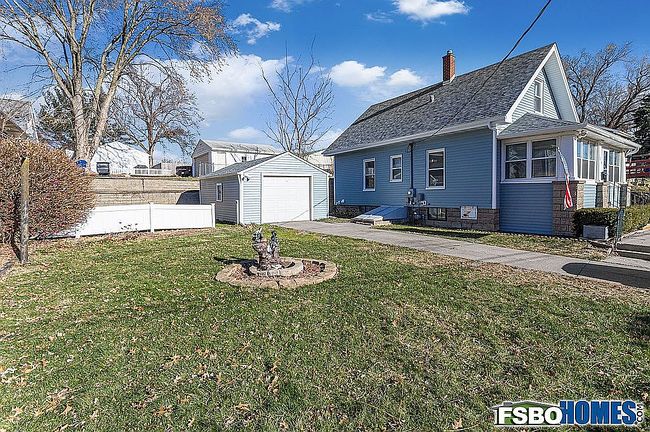 Image of 2316 E Pleasant St